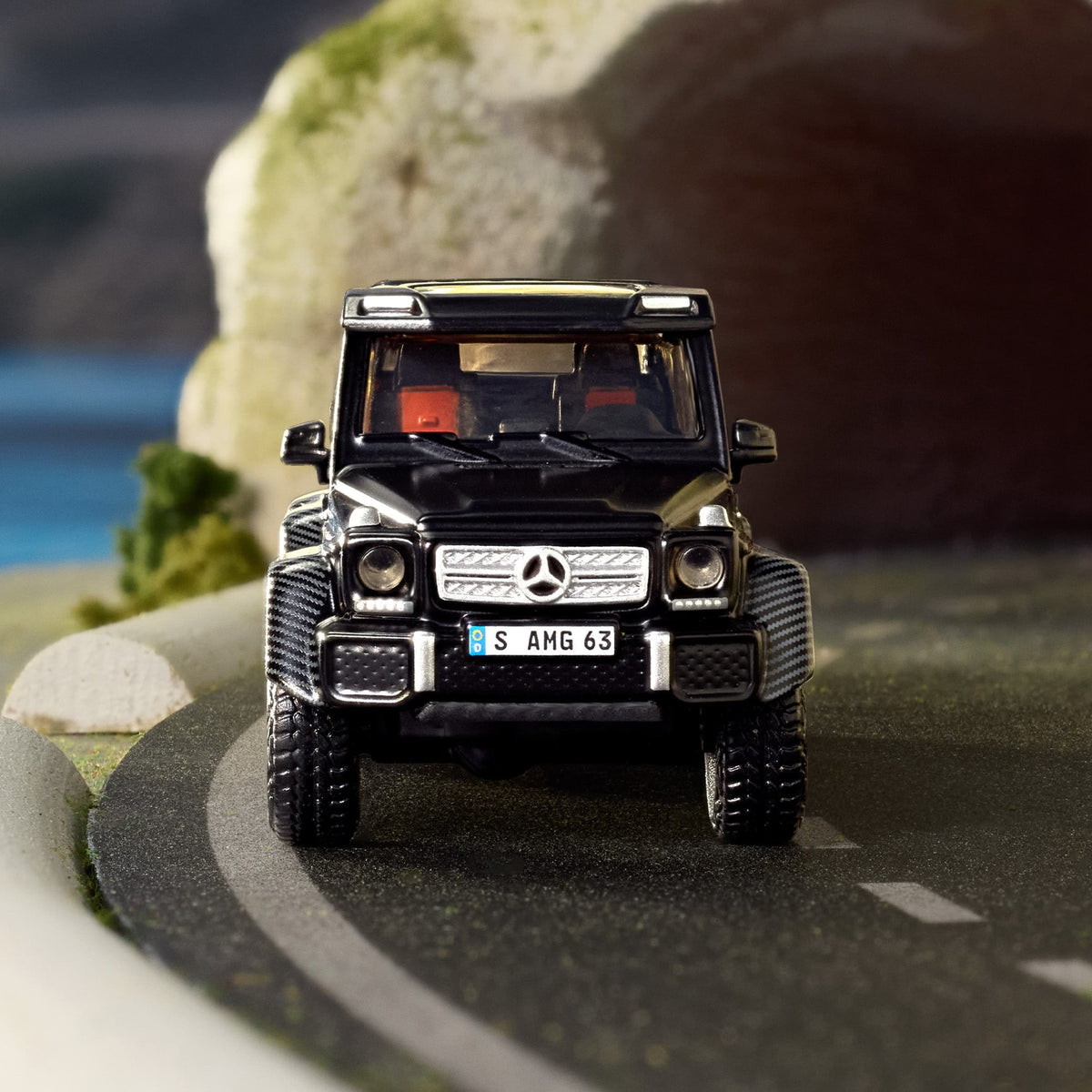 Mercedes-Benz G 63 AMG 6x6 | Hot Wheels Elite 64
